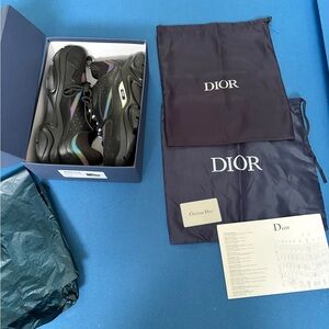 Dior b22 black